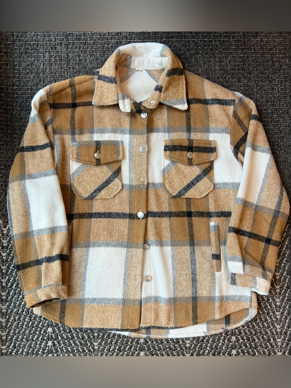 Women’s Plaid Button-Front Flannel Shirt Jacket Shacket Fall size S Camel Grey